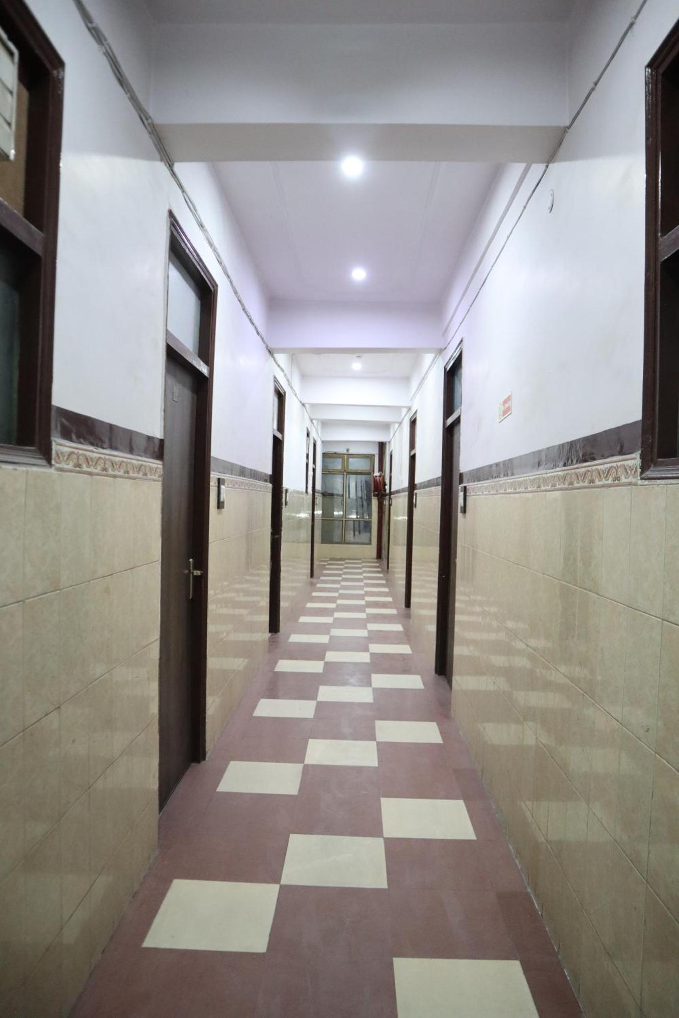 Hotel P R Palace 러크나우 외부 사진